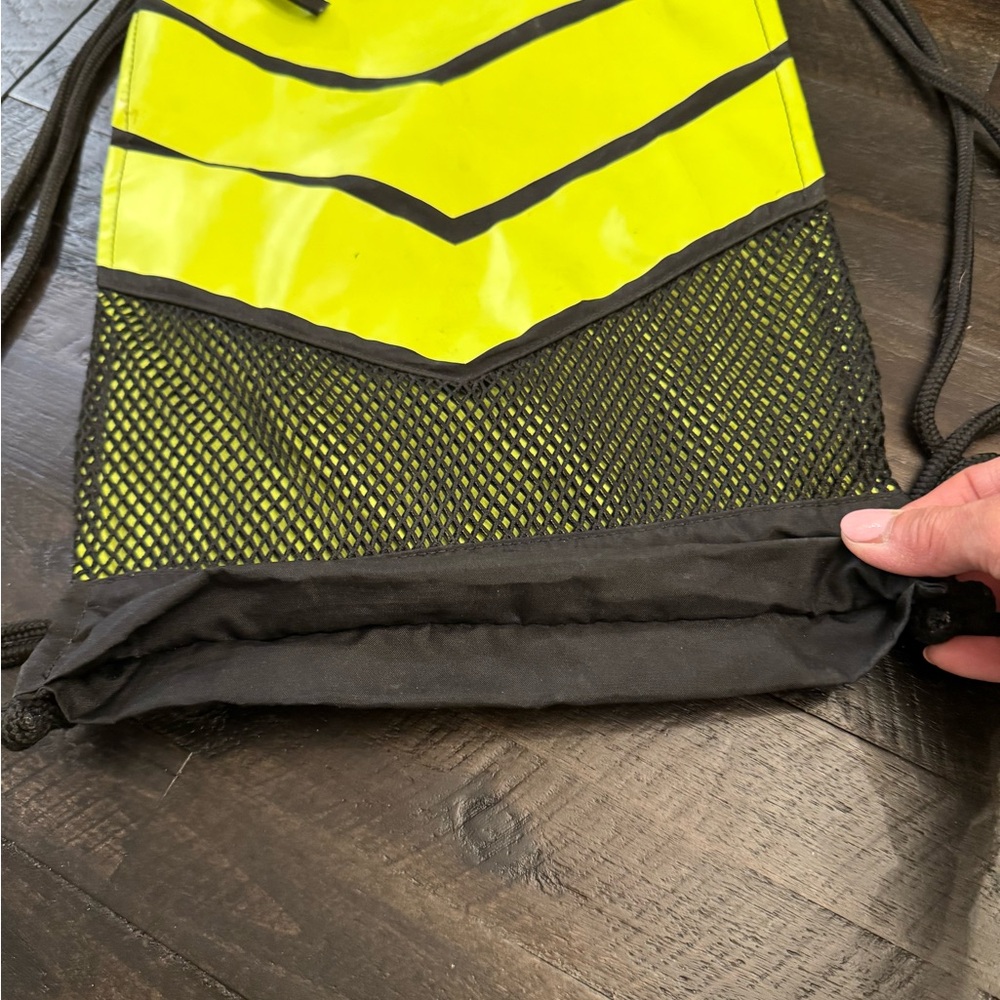 2 Nike Drawstring Gym Sacks - Picture 9 of 12